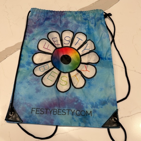 Festy Besty jersey dress & backpack - Picture 2 of 4